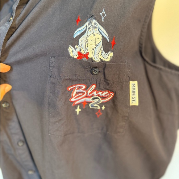 Disney Women’s Plus Sleeveless Button-Up Shirt – Eeyore Embroidery 26W/28W - Picture 1 of 4
